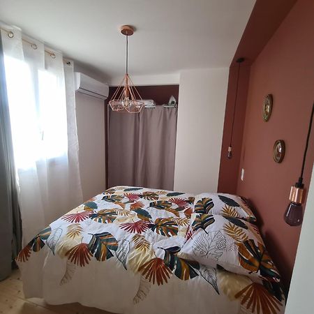 Apartamento Le Nid Du Bosquet Issoire Exterior foto